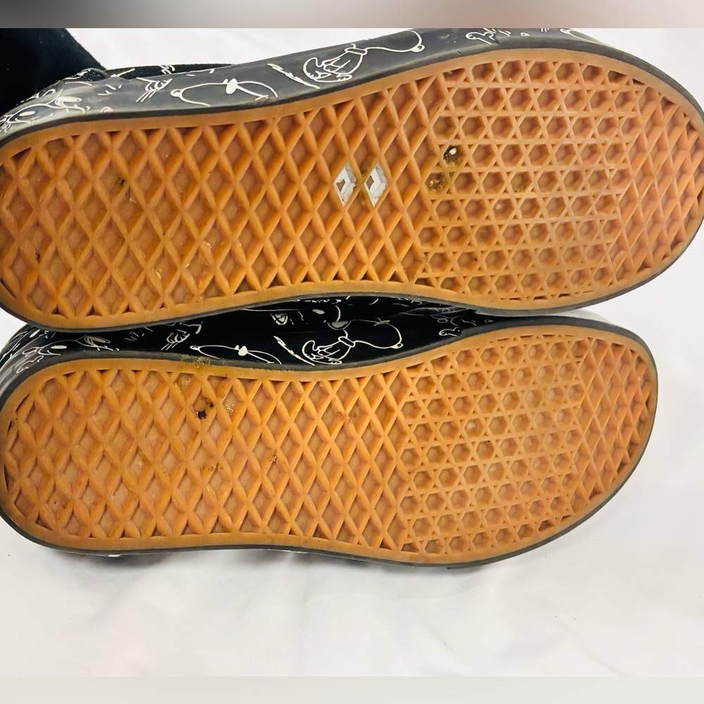 Vans Black & White Graphic Old Skool Sneakers - Picture 8 of 10